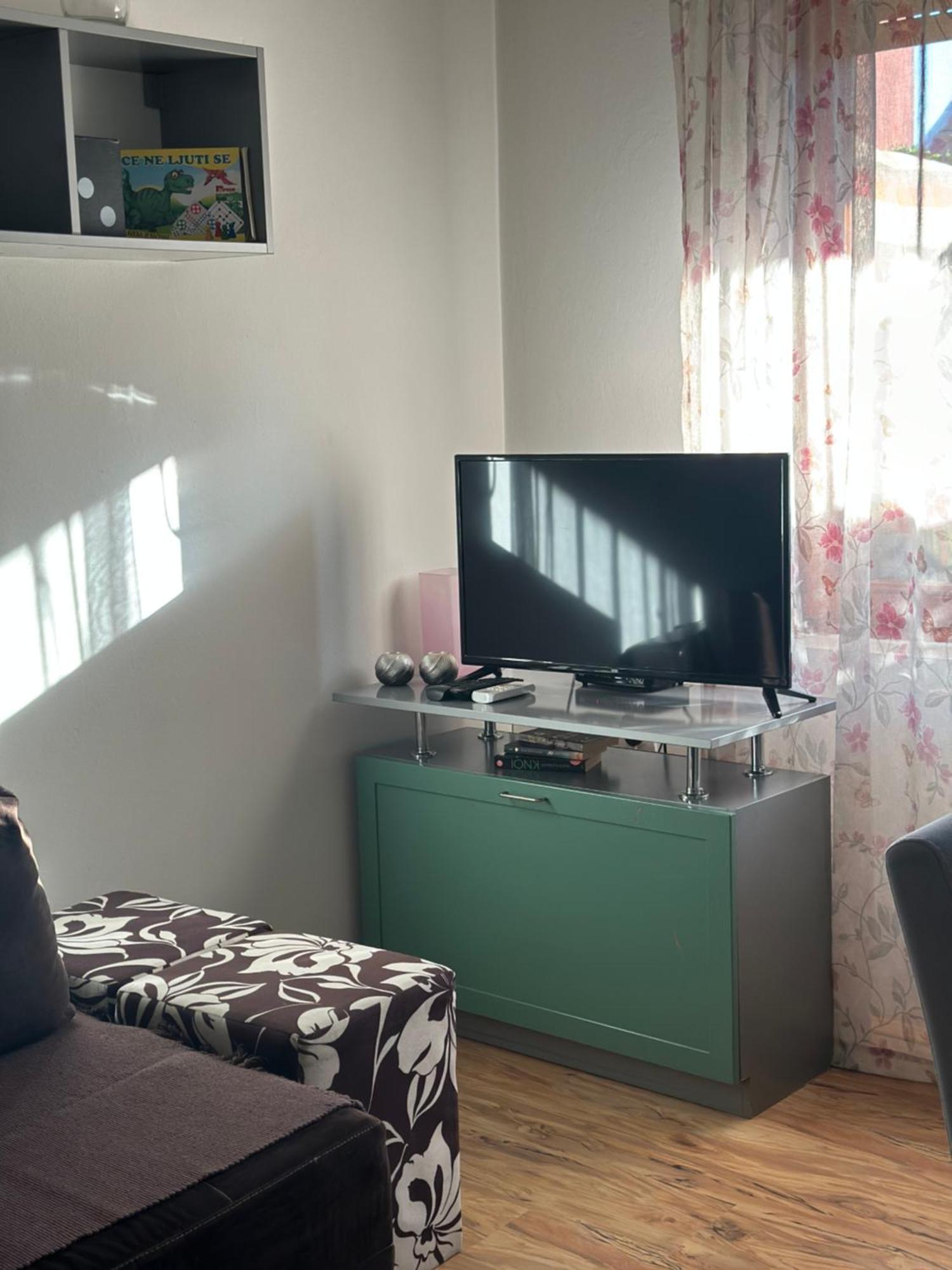 Lilyy Daire Leskovac  Dış mekan fotoğraf